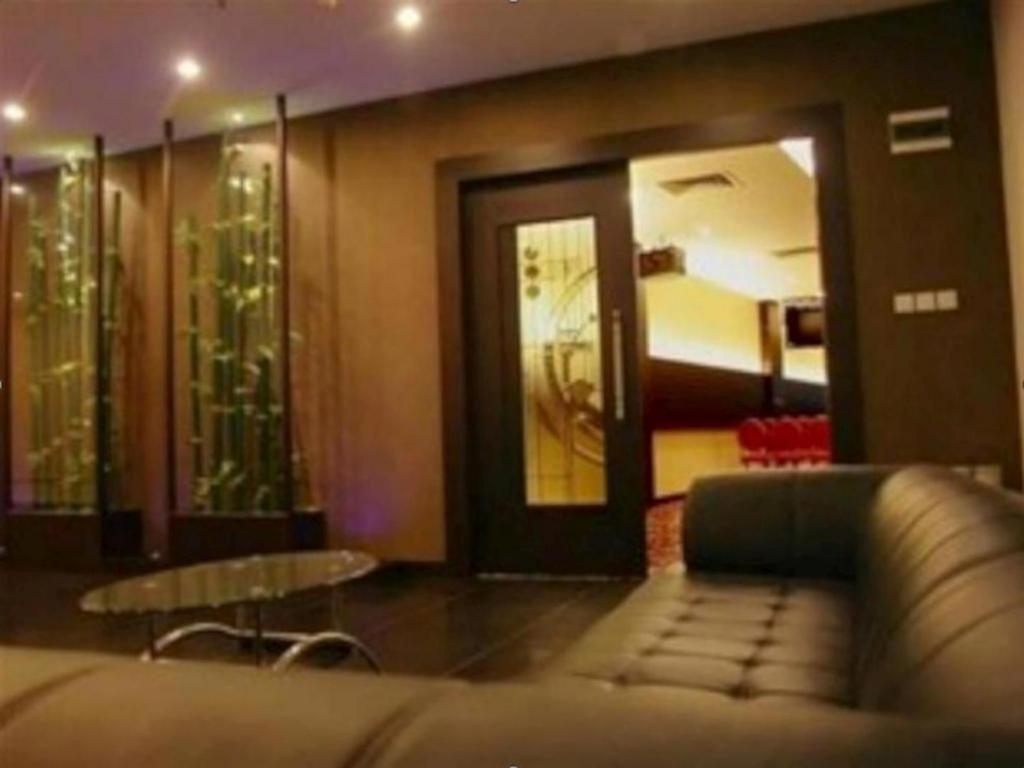 89 Hotel Batam 纳柯亚 外观 照片