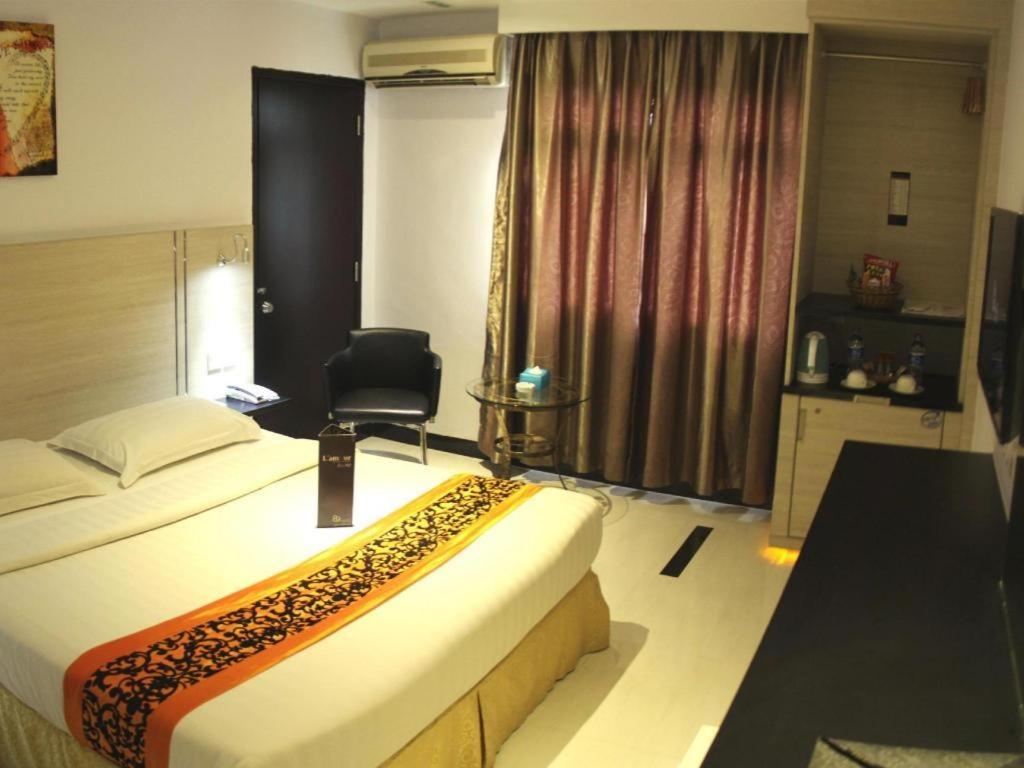 89 Hotel Batam 纳柯亚 外观 照片